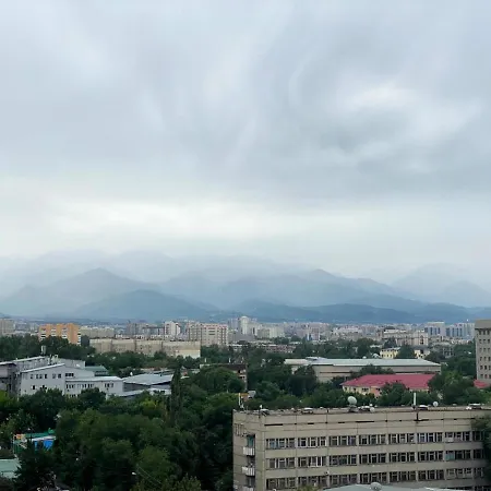 Medinahotelkz, #69, Вид На Горы И Закат, До Арбата 15 Мин Пешком, Halal Almaty Exterior photo