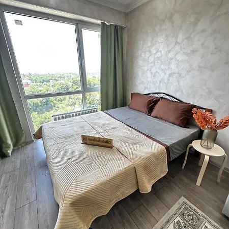 Medinahotelkz, #69, Вид На Горы И Закат, До Арбата 15 Мин Пешком, Halal Almaty Exterior photo