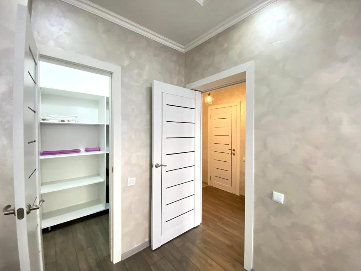 Medinahotelkz, #69, вид на горы и закат, до арбата 15 мин пешком, Halal Apartment