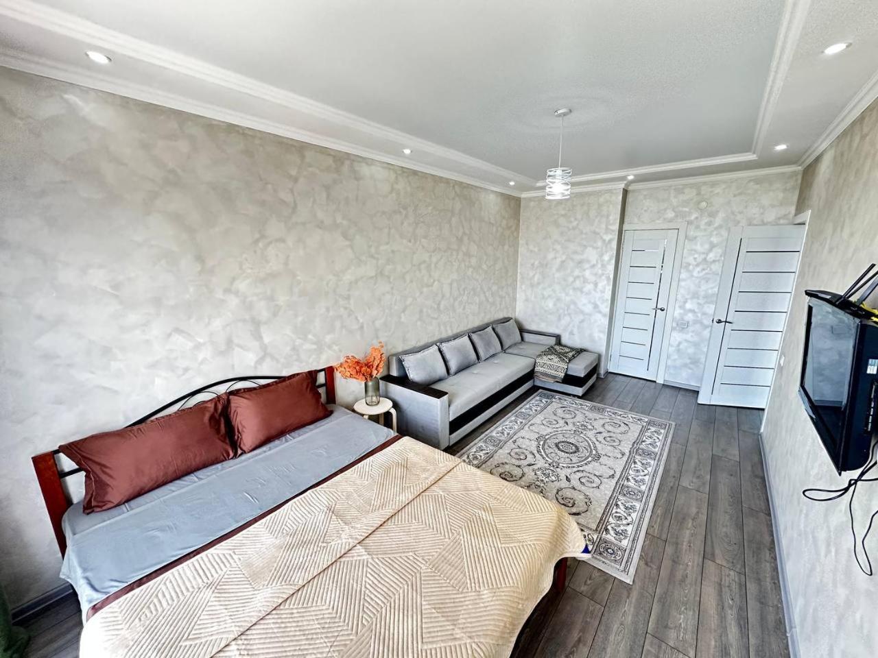 Apartment Medinahotelkz, #69, вид на горы и закат, до арбата 15 мин пешком, Halal *